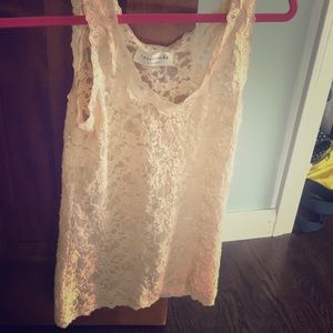 Beautiful  Rosemunde peach lace tank